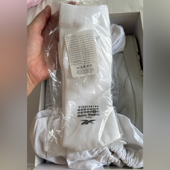 MAISON MARGIELA REEBOK TABI SNEAKERS - Picture 5 of 13